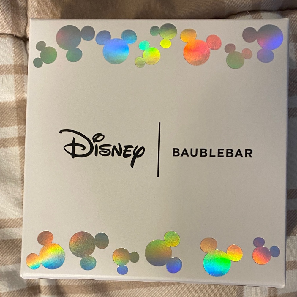 BaubleBar Disney Mickey Mouse Beach Charm Necklace NWT Summer Vacation Boxed - Picture 2 of 3